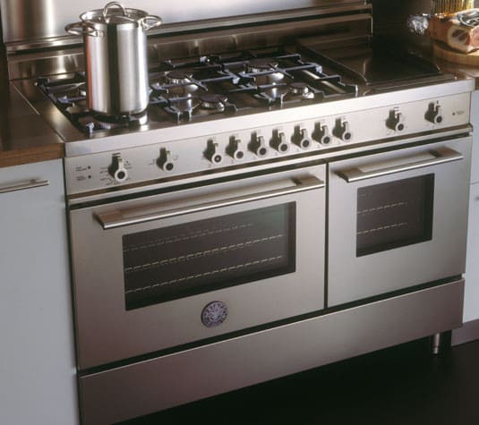 Bertazzoni X486GGGVX Professional Series 48 Inch Pro-Style Gas Range with 6 Sealed Burners